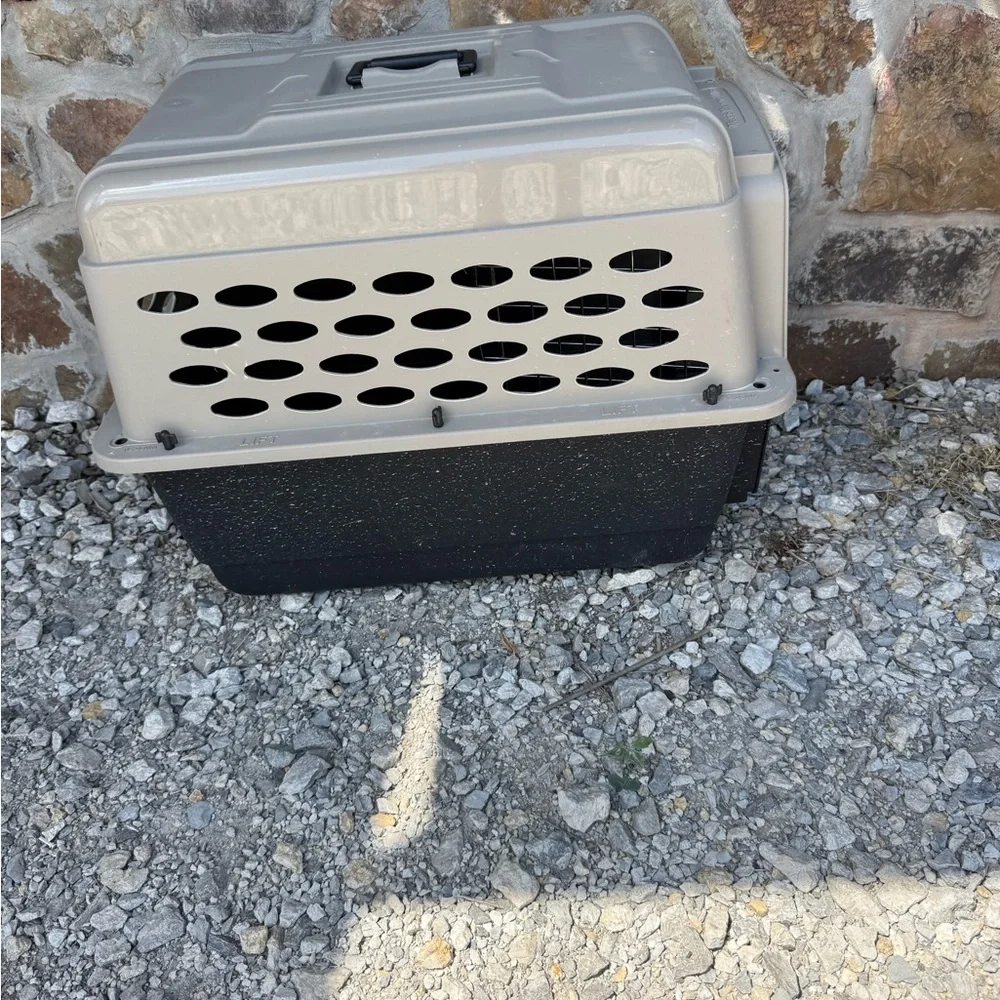 Two-Tone Pet Carrier